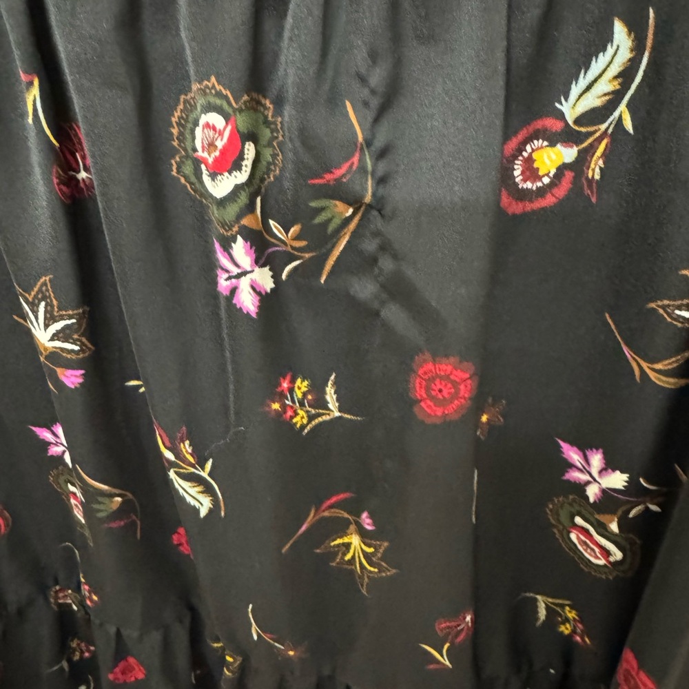 Floral Black Dress with V-Neck - Picture 4 of 9